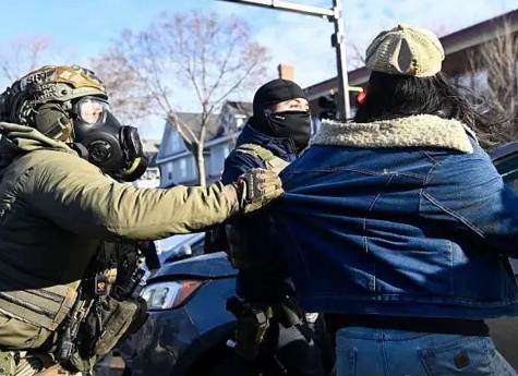 Выйти из дома через другую дверь: примета Выйти из дома через другую дверь: примета