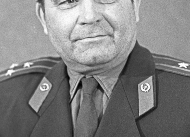 Листик, попавший за шиворот: примета Листик, попавший за шиворот: примета