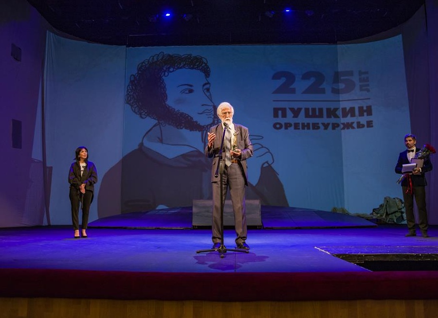 В Болдино на аргамаке! В Болдино на аргамаке!